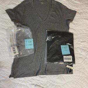 Madewell 2 Cotton Whisper Tees V-Neckline Style No. G9092. Size XXL. Black, Grey